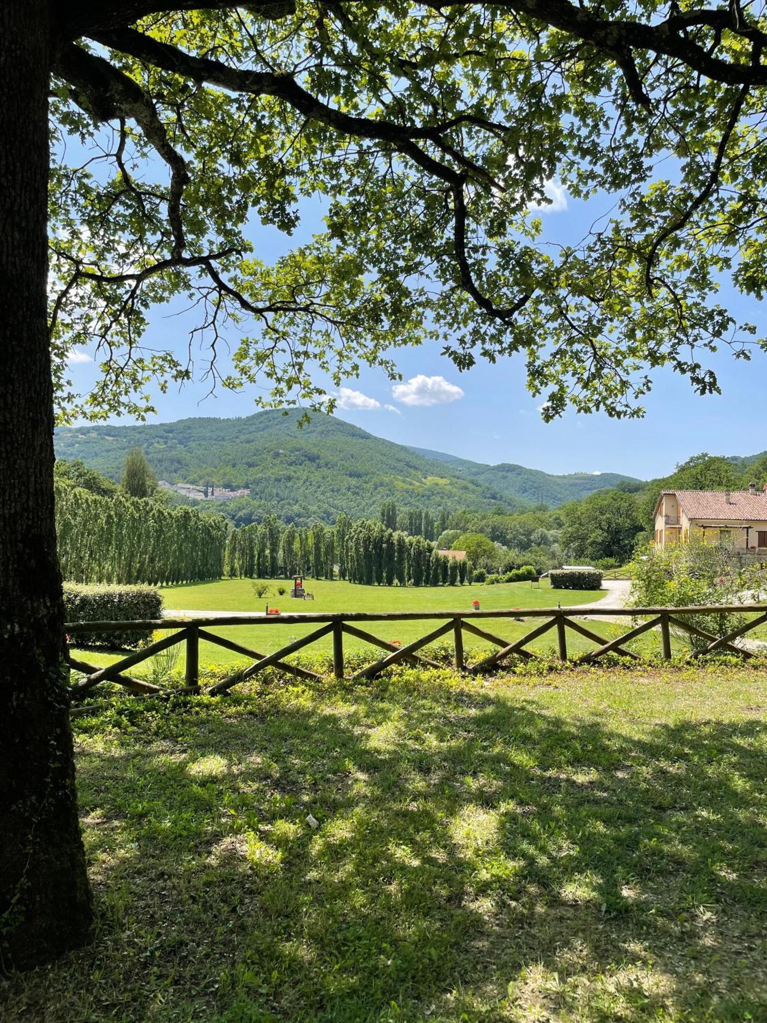 Cerqua Rosara Residence Valtopina Exterior foto