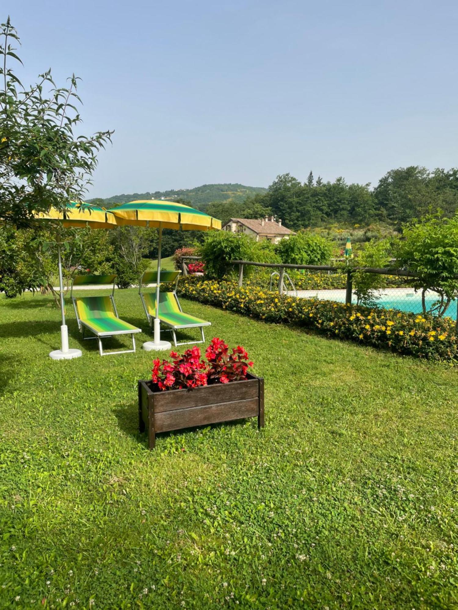 Cerqua Rosara Residence Valtopina Exterior foto